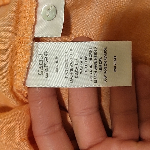 Beautiful lightweight coral short sleeved button up top - Picture 5 of 6